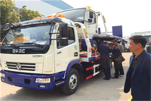 香格里拉汽车道路救援拖车价格